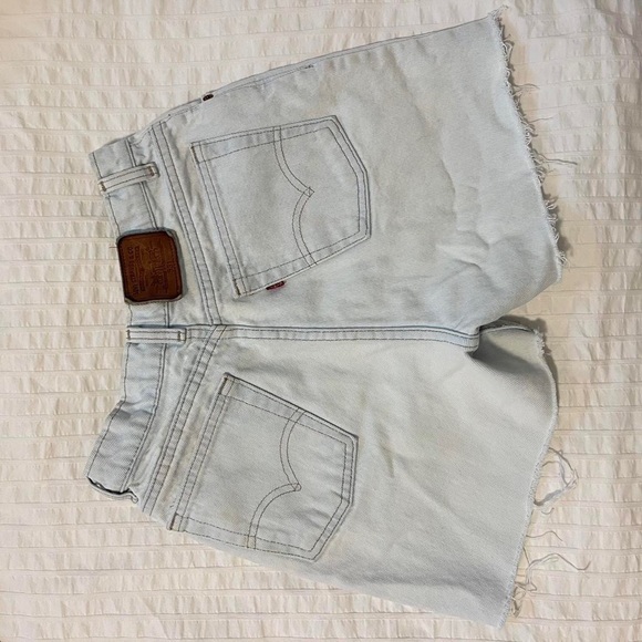Vintage Levi’s jeans shorts - Picture 4 of 6